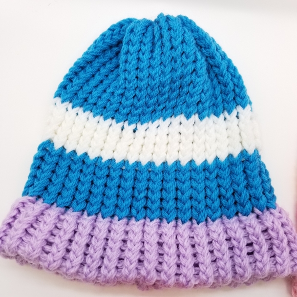 Five Handmade Knit Beanie Set! Family Friends Gift - Picture 4 of 10